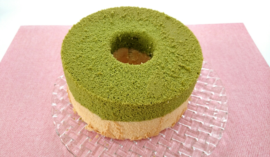 プレーン&抹茶の2色米粉シフォンケーキ